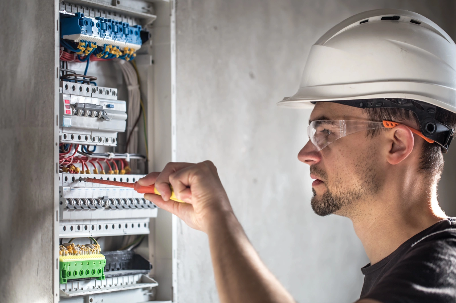 Common Electrical Defects We Find in Ipswich Properties